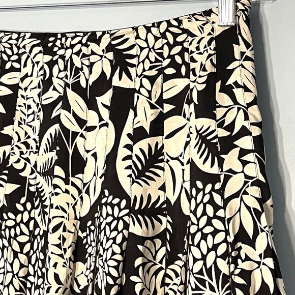 White House Black Market Silk Floral A-Line Skirt‎ Size 2 Pleated Embroidered - Picture 3 of 12